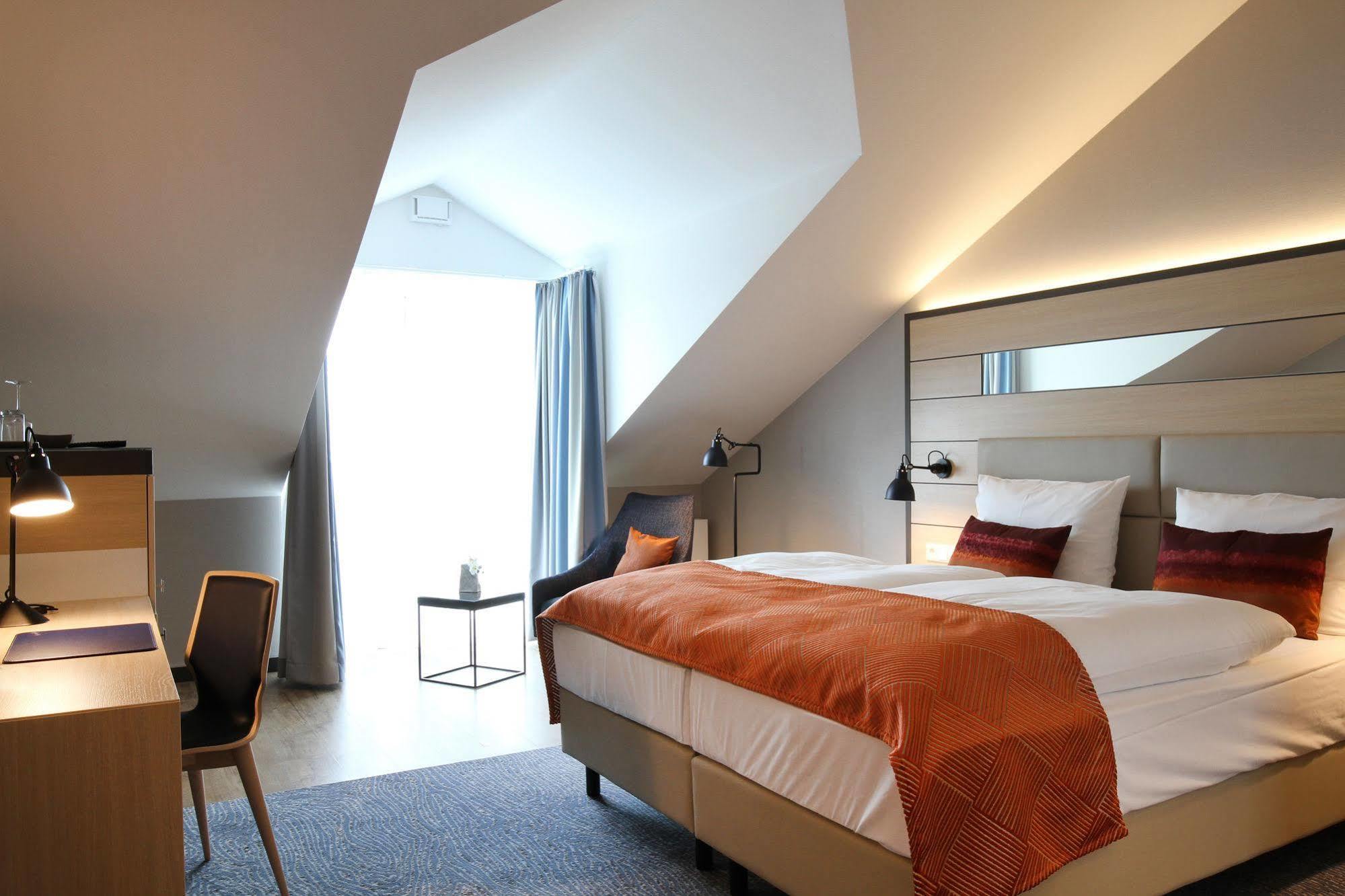 Hafenhotel Meereszeiten 하일리겐하펜 외부 사진