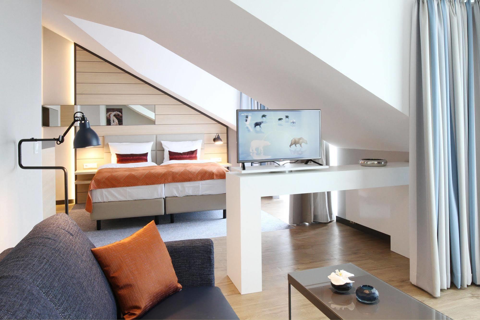 Hafenhotel Meereszeiten 하일리겐하펜 외부 사진