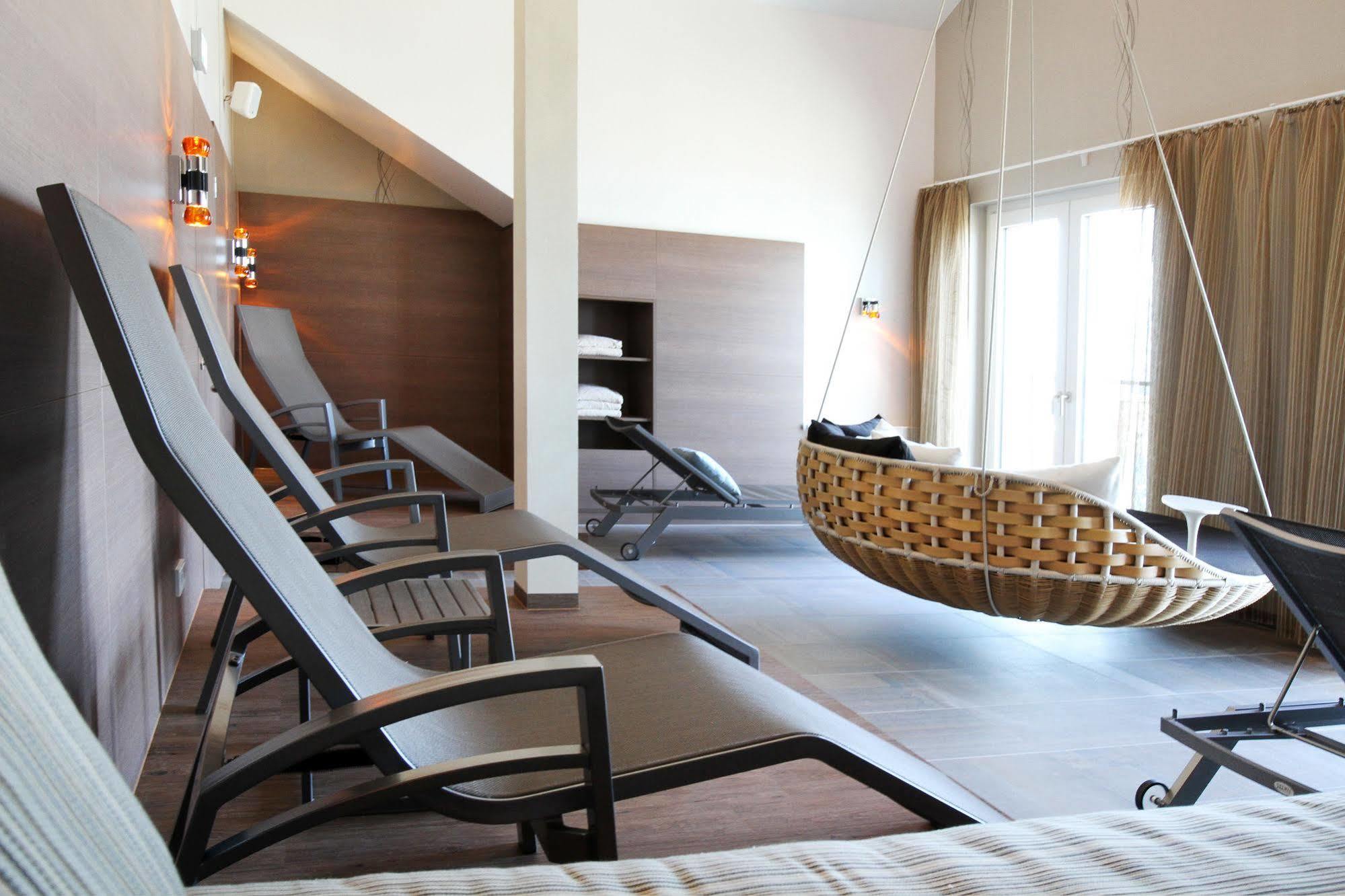 Hafenhotel Meereszeiten 하일리겐하펜 외부 사진