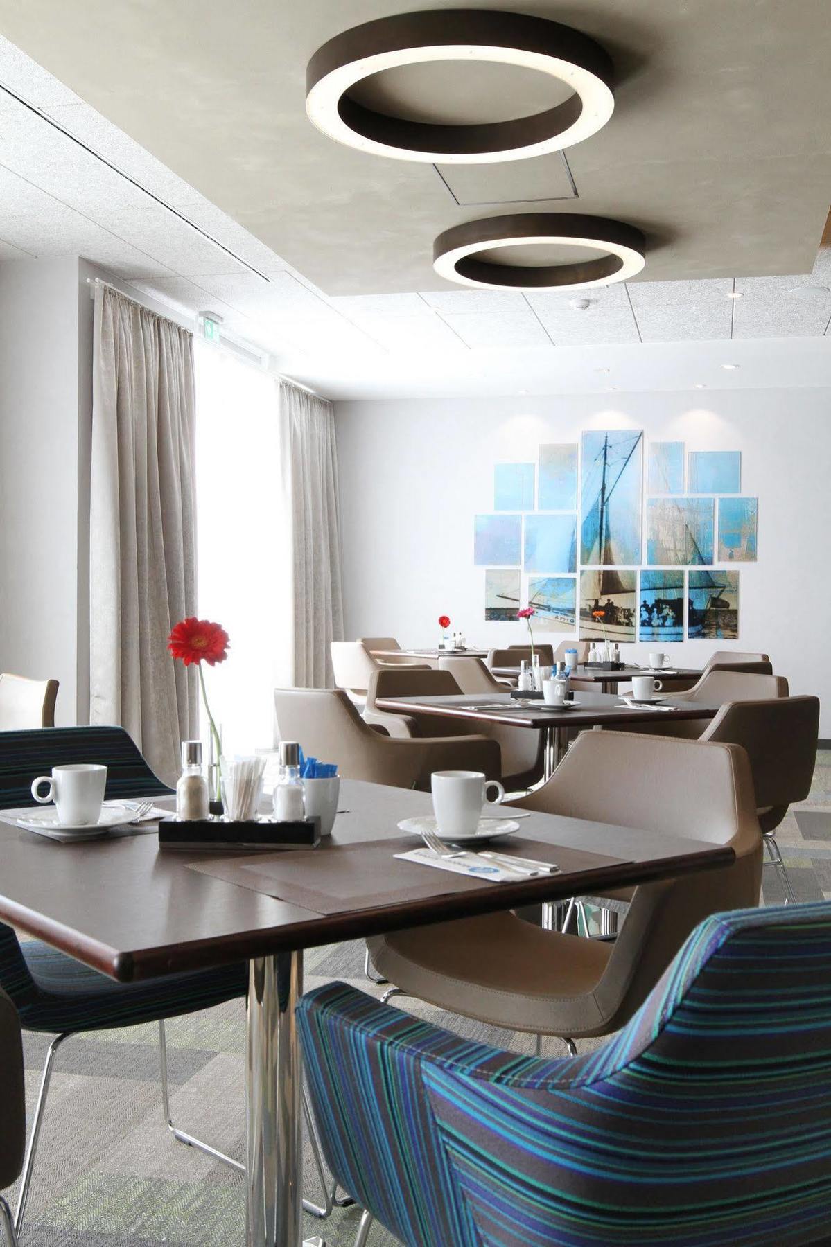 Hafenhotel Meereszeiten 하일리겐하펜 외부 사진